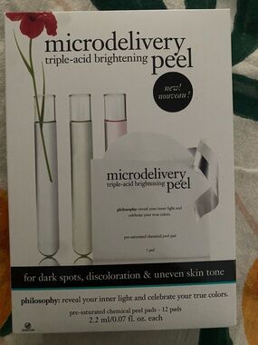 Philosophy Microdelivery Peel - White with Pink Accent